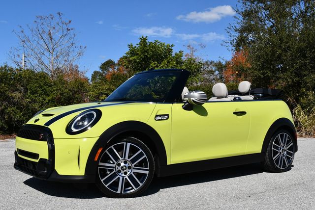 2023 MINI Cooper S Convertible W/Iconic Trim 2.0 and Touchscreen Navigation - 22971815 - 22