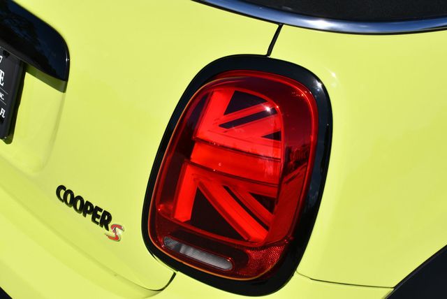 2023 MINI Cooper S Convertible W/Iconic Trim 2.0 and Touchscreen Navigation - 22971815 - 77