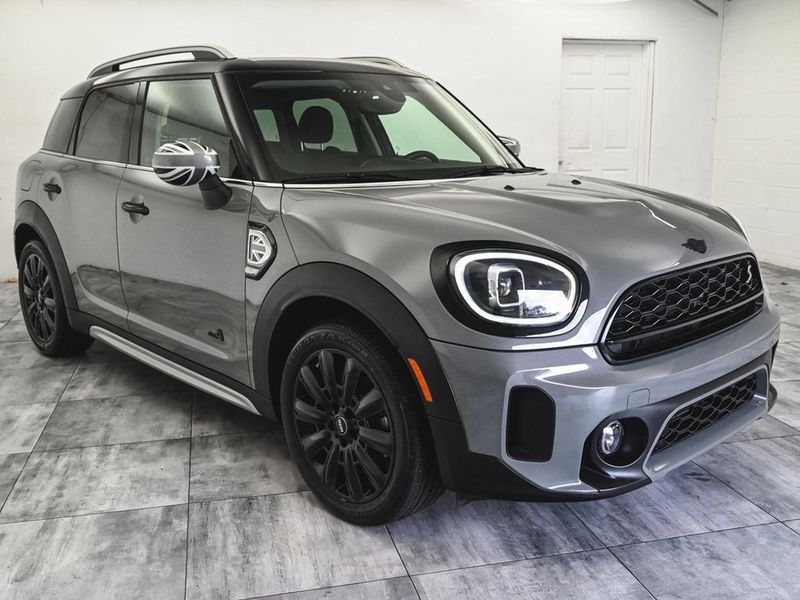 2023 Mini Cooper S ALL4 photo 2