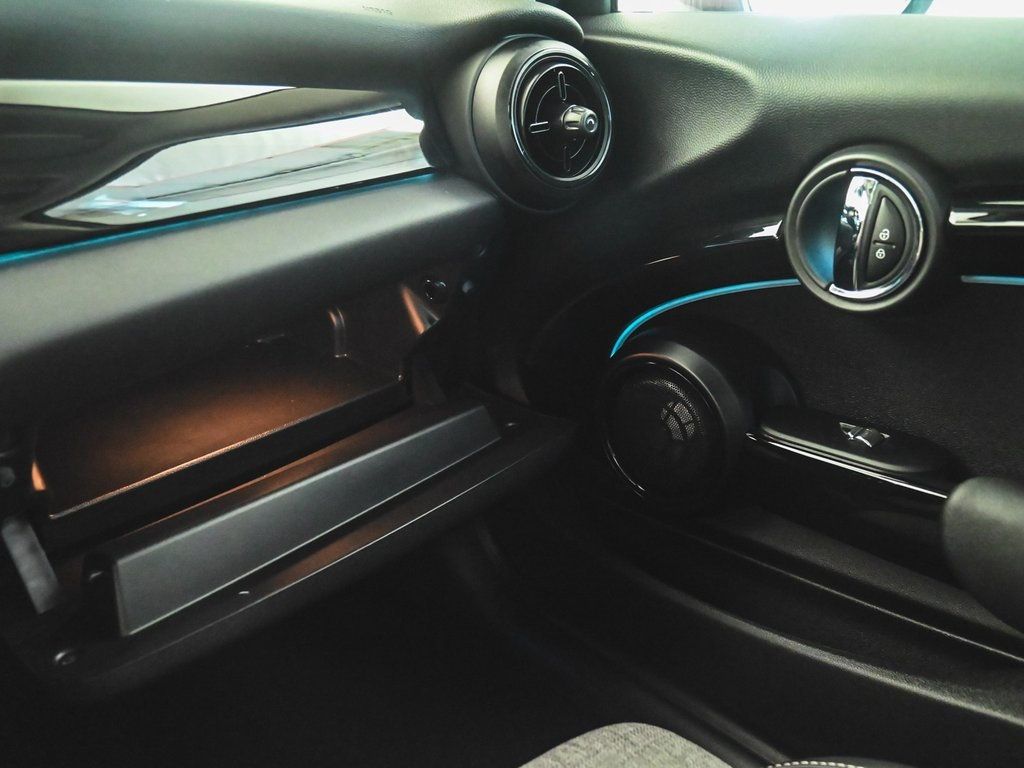 2023 Mini Cooper SE Signature photo 13