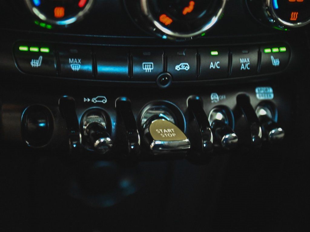 2023 Mini Cooper SE Signature photo 18