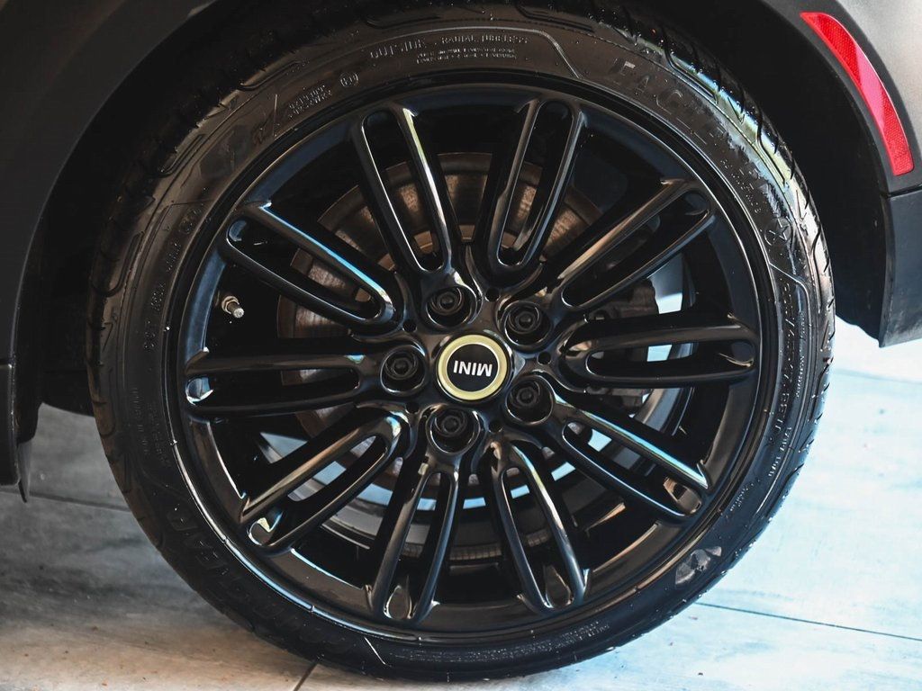 2023 Mini Cooper SE Signature photo 7