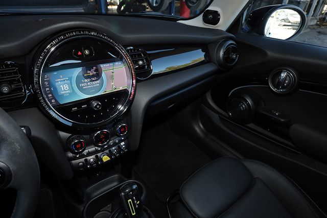 2023 MINI Cooper SE Hardtop 2 Door Cooper SE Signature FWD - 22983693 - 24