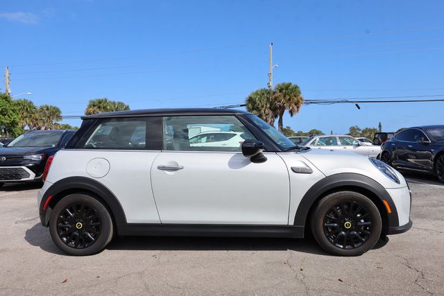 2023 MINI Cooper SE Hardtop 2 Door Cooper SE Signature FWD - 22983693 - 2