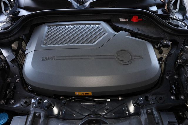 2023 MINI Cooper SE Hardtop 2 Door Cooper SE Signature FWD - 22983693 - 35