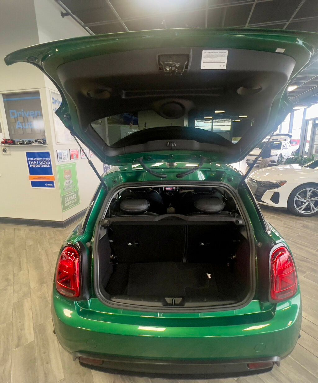 2023 MINI Cooper SE Hardtop 2 Door SE - 22611228 - 34