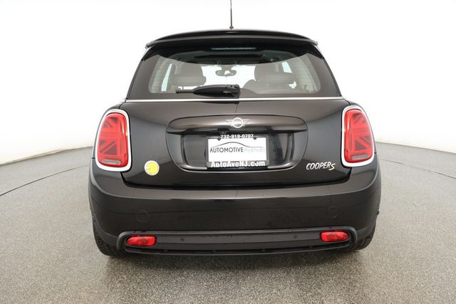 2023 MINI Cooper SE Hardtop 2 Door Signature Trim 2.0 with Cross Punch Leather Upholstery - 22920096 - 4
