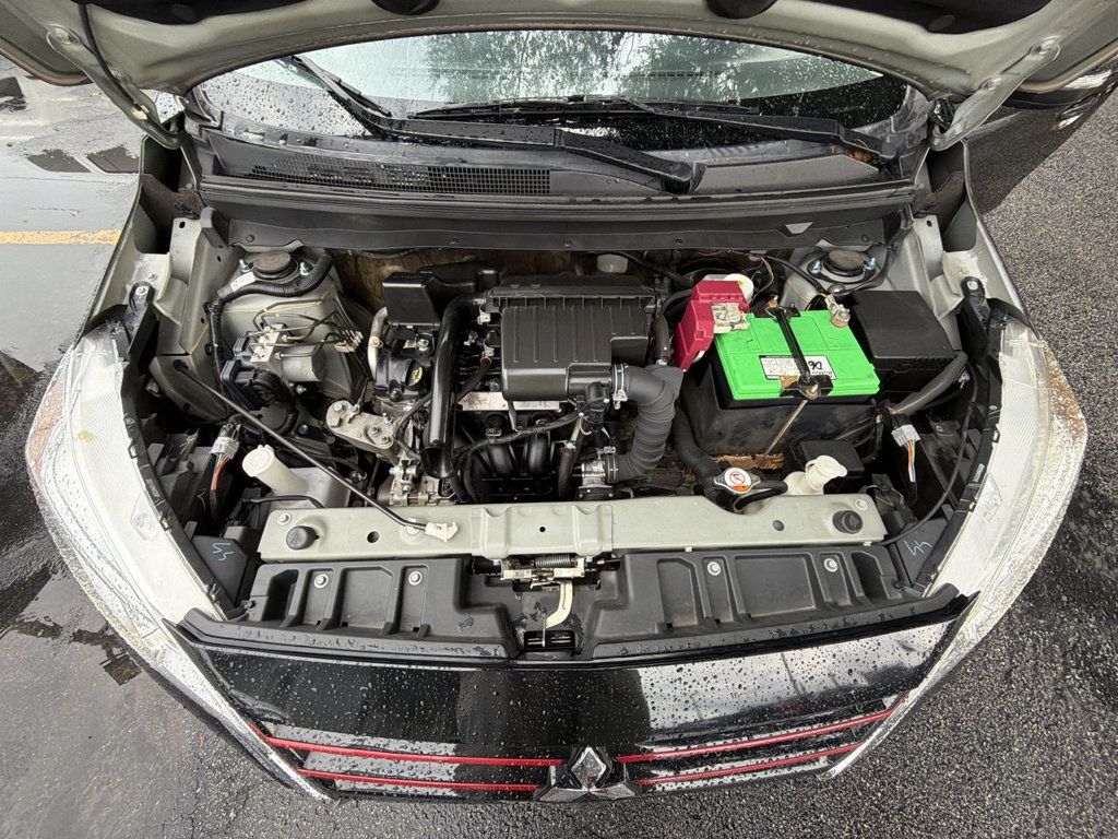 Mitsubishi Mirage SE CVT photo 11