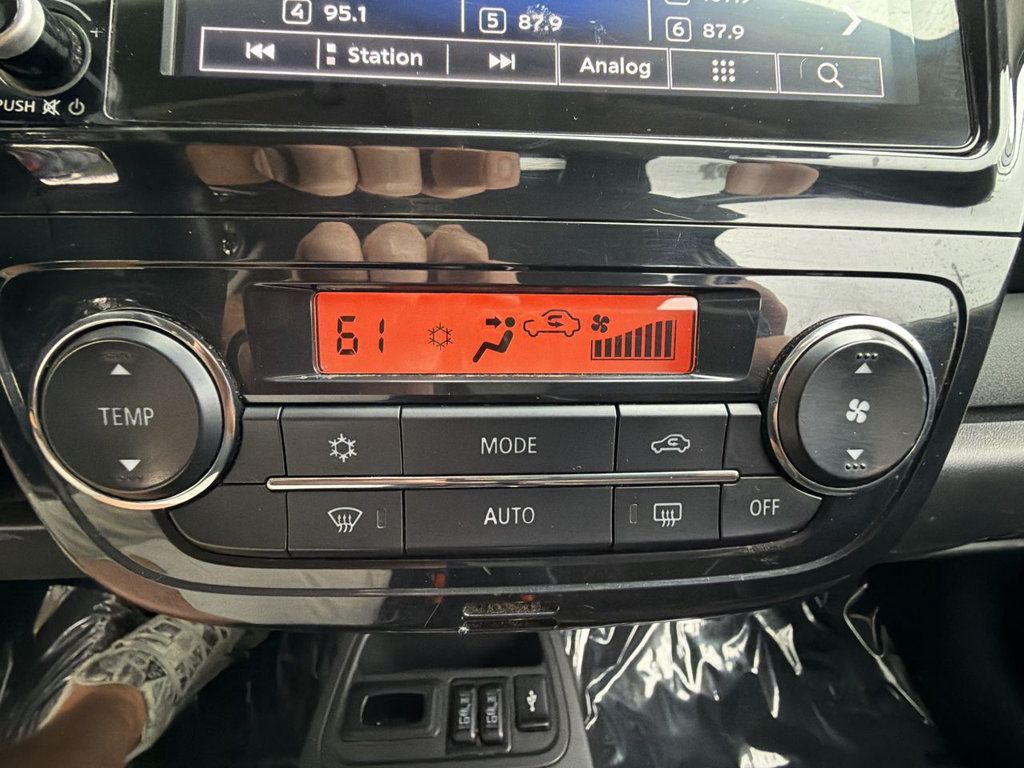 Mitsubishi Mirage SE CVT photo 19
