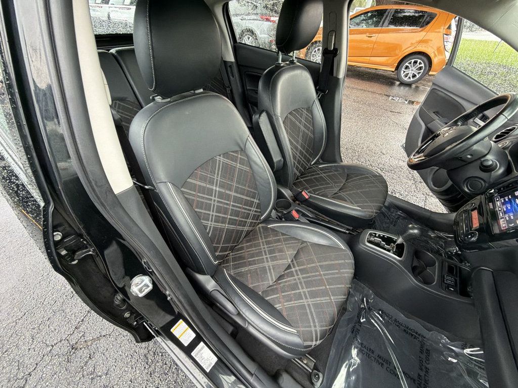 Mitsubishi Mirage SE CVT photo 20