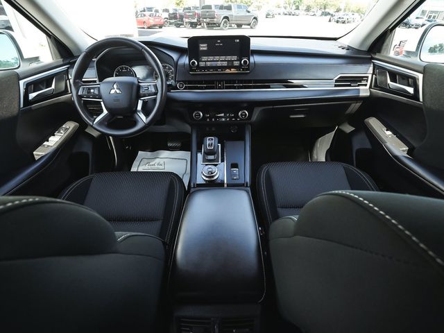2023 Mitsubishi Outlander ES - 23076707 - 37