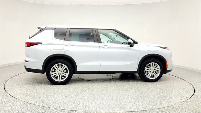 2023 Mitsubishi Outlander ES FWD - 22963956 - 3