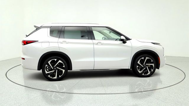 2023 Mitsubishi Outlander SEL FWD w/ Touring Package - 23045674 - 3