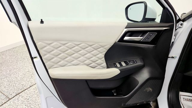 2023 Mitsubishi Outlander PHEV SEL S-AWC w/ Touring Package & Door Ground Illumination - 23028935 - 10