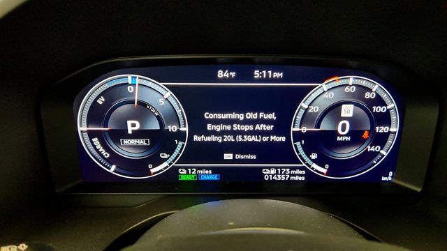 2023 Mitsubishi Outlander PHEV SEL S-AWC w/ Touring Package & Door Ground Illumination - 23028935 - 14