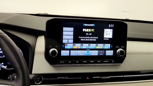 2023 Mitsubishi Outlander PHEV SEL S-AWC w/ Touring Package & Door Ground Illumination - 23028935 - 18