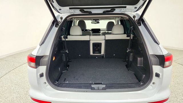 2023 Mitsubishi Outlander PHEV SEL S-AWC w/ Touring Package & Door Ground Illumination - 23028935 - 22