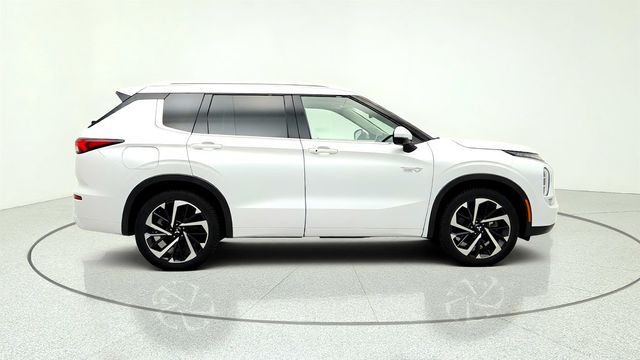2023 Mitsubishi Outlander PHEV SEL S-AWC w/ Touring Package & Door Ground Illumination - 23028935 - 3