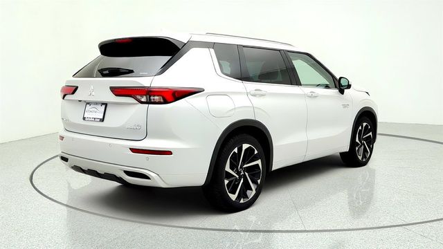 2023 Mitsubishi Outlander PHEV SEL S-AWC w/ Touring Package & Door Ground Illumination - 23028935 - 4