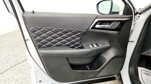 2023 Mitsubishi Outlander PHEV SEL S-AWC w/ Touring Package & Door Ground Illumination - 23030426 - 10