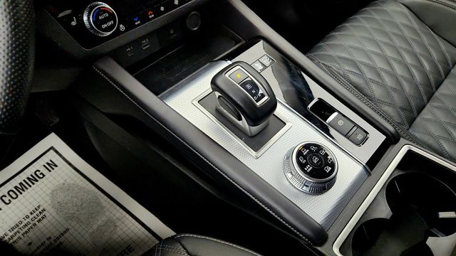 2023 Mitsubishi Outlander PHEV SEL S-AWC w/ Touring Package & Door Ground Illumination - 23030426 - 16