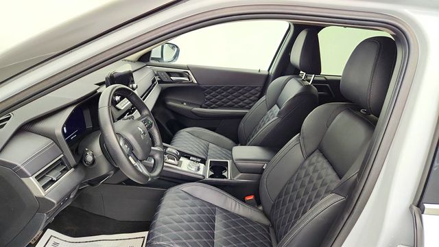 2023 Mitsubishi Outlander PHEV SEL S-AWC w/ Touring Package & Door Ground Illumination - 23030426 - 20