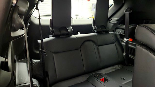 2023 Mitsubishi Outlander PHEV SEL S-AWC w/ Touring Package & Door Ground Illumination - 23030426 - 22