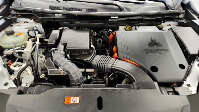 2023 Mitsubishi Outlander PHEV SEL S-AWC w/ Touring Package & Door Ground Illumination - 23030426 - 27