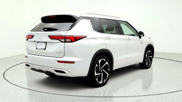 2023 Mitsubishi Outlander PHEV SEL S-AWC w/ Touring Package & Door Ground Illumination - 23030426 - 4