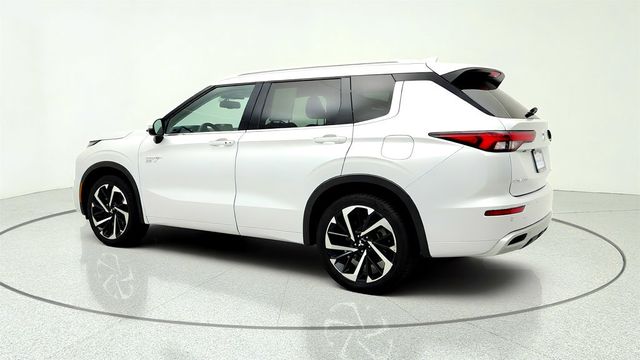 2023 Mitsubishi Outlander PHEV SEL S-AWC w/ Touring Package & Door Ground Illumination - 23030426 - 6
