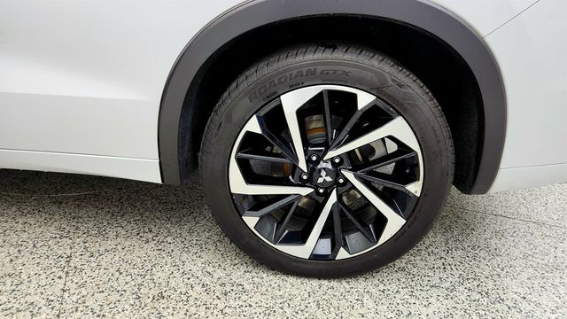 2023 Mitsubishi Outlander PHEV SEL S-AWC w/ Touring Package & Door Ground Illumination - 23030426 - 8