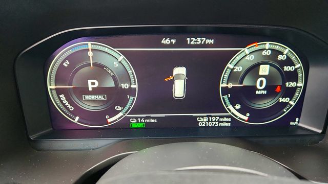 2023 Mitsubishi Outlander PHEV SE S-AWC w/ Tech Pkg & Panoramic Sunroof - 22994703 - 45