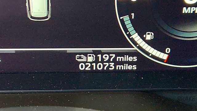 2023 Mitsubishi Outlander PHEV SE S-AWC w/ Tech Pkg & Panoramic Sunroof - 22994703 - 46