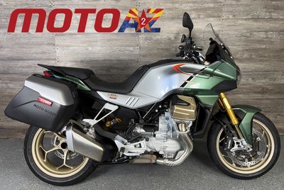 2023 Moto Guzzi V100 Mandello S