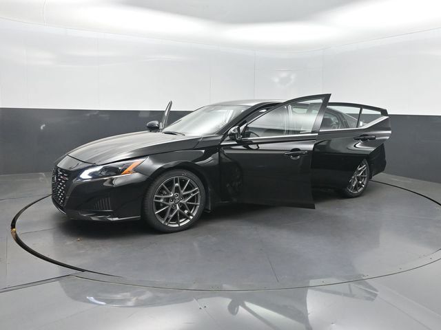 2023 Nissan Altima 2.0 SR Sedan - 22991023 - 38