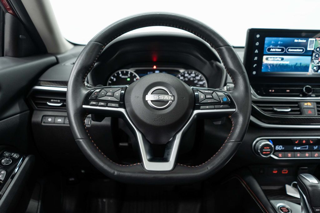2023 Nissan Altima SR photo 16