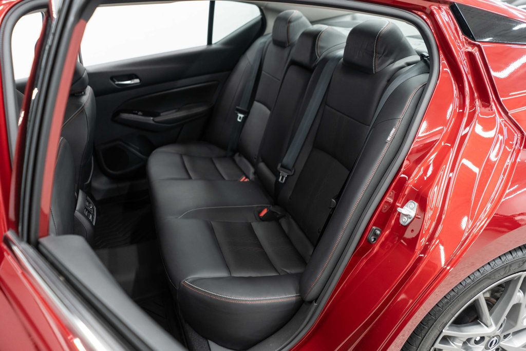 2023 Nissan Altima SR photo 25