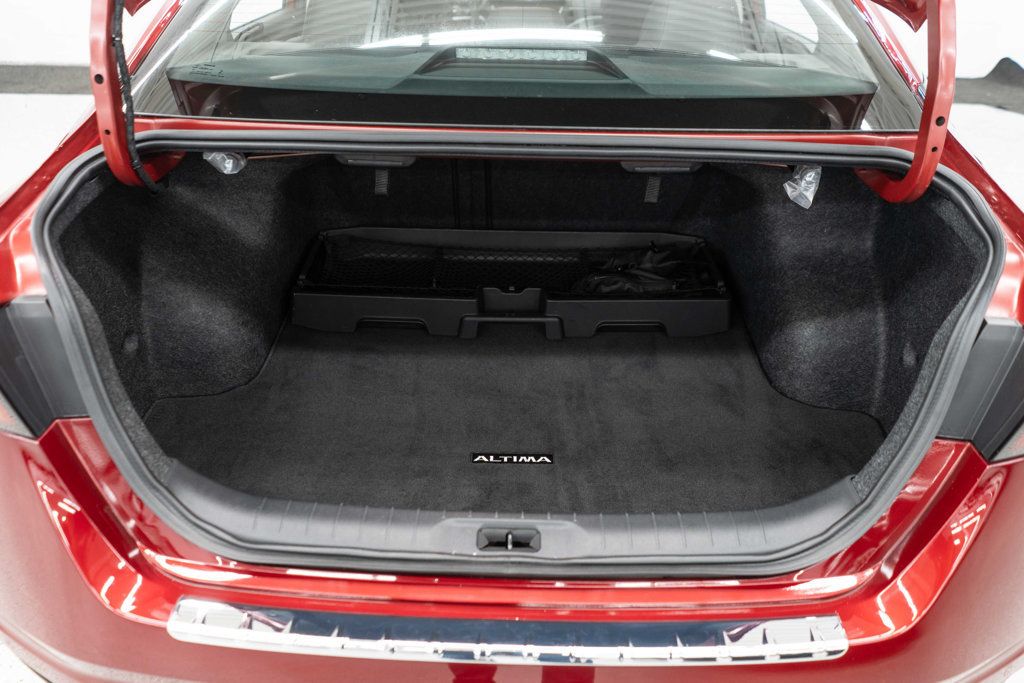 2023 Nissan Altima SR photo 27