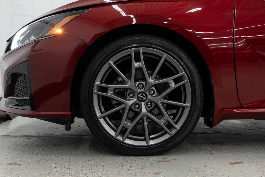 2023 Nissan Altima SR photo 28