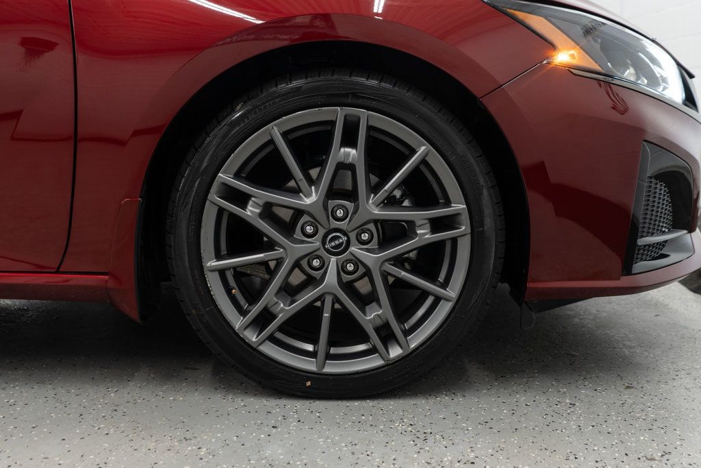 2023 Nissan Altima SR photo 31