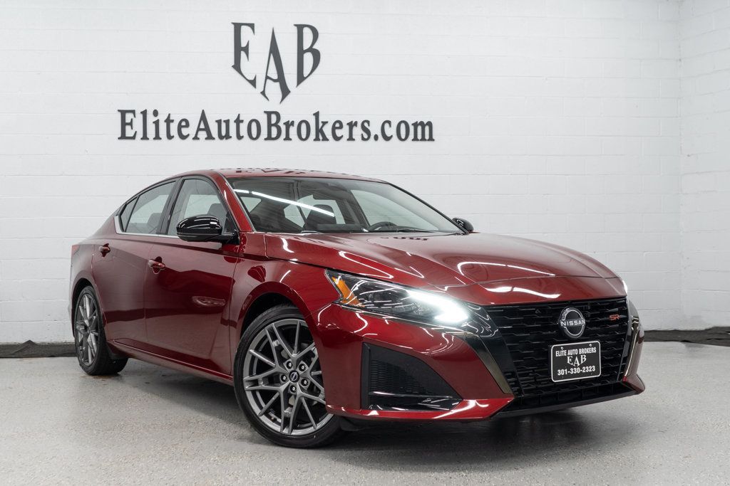 2023 Nissan Altima SR photo 43