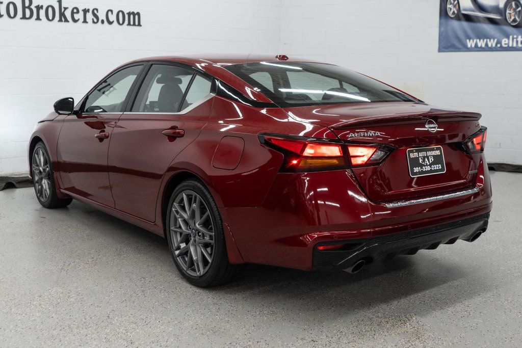 2023 Nissan Altima SR photo 6