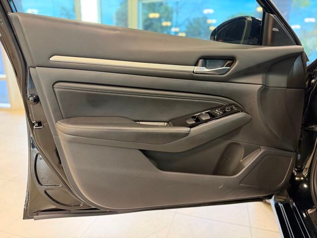 2023 Nissan Altima 2.5 SL AWD Sedan - 23067278 - 17