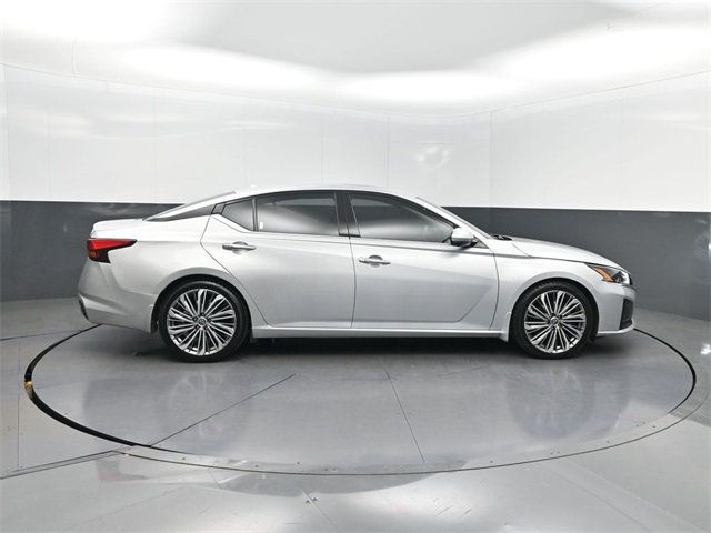 2023 Nissan Altima 2.5 SL Sedan - 22941772 - 36