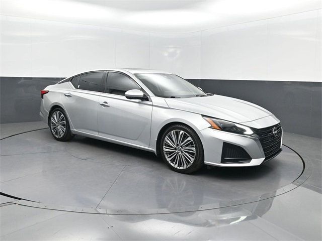 2023 Nissan Altima 2.5 SL Sedan - 22941772 - 37