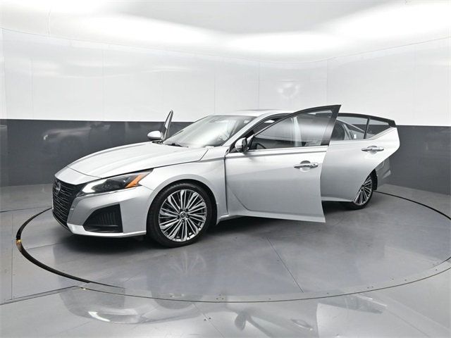 2023 Nissan Altima 2.5 SL Sedan - 22941772 - 39