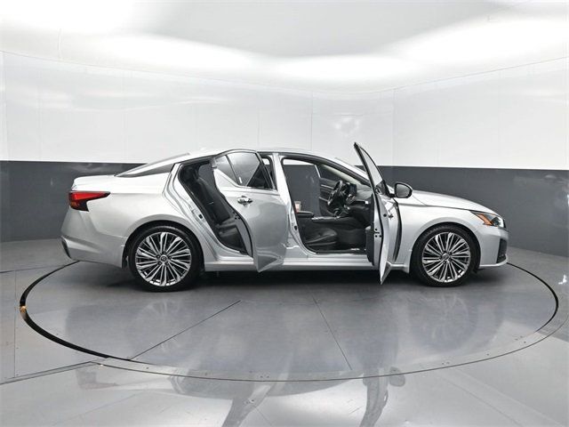 2023 Nissan Altima 2.5 SL Sedan - 22941772 - 40