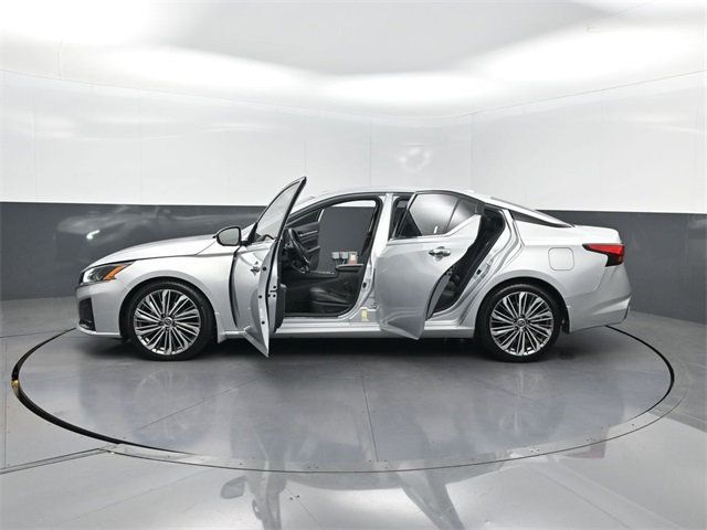 2023 Nissan Altima 2.5 SL Sedan - 22941772 - 42