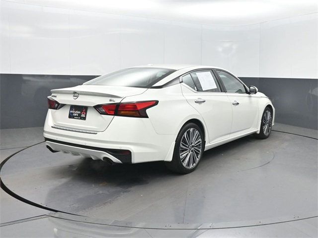 2023 Nissan Altima 2.5 SL Sedan - 22986696 - 33