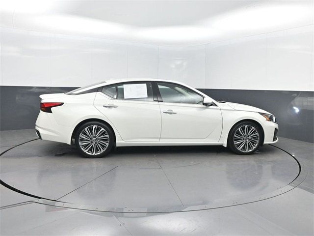 2023 Nissan Altima 2.5 SL Sedan - 22986696 - 34